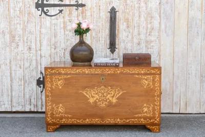 Large Walnut Marquetry Inlay Chest - de-cor - Brown