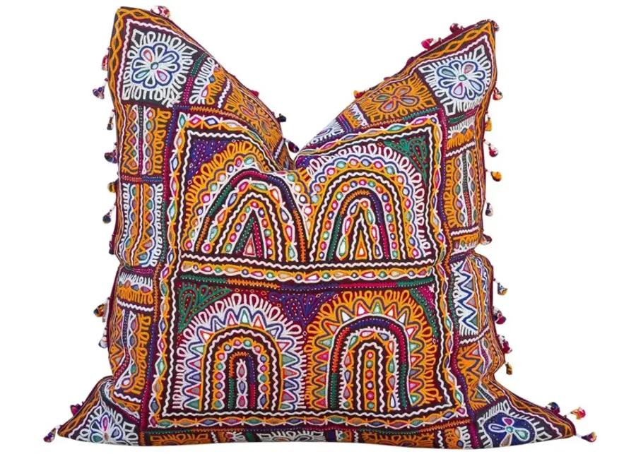 Gowri Reshmi Sutra Pillow - de-cor