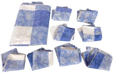 Blue & Ivory Tablecloth & 8 Napkins