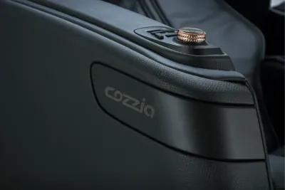 Cozzia Black CZ-711 Qi SE Massage Chair