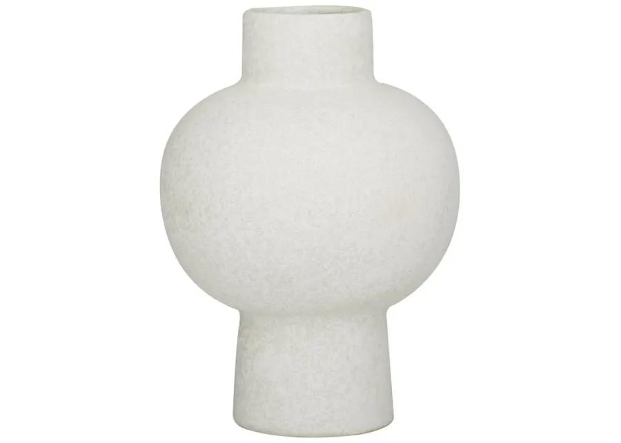 Ivy Collection Calypseburg Vase in White by UMA Enterprises