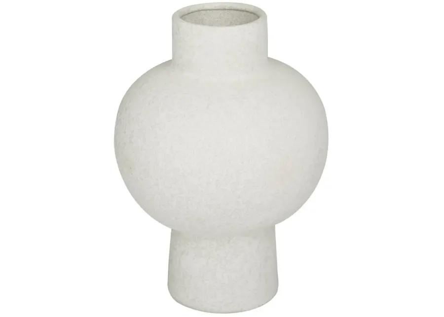 Ivy Collection Calypseburg Vase in White by UMA Enterprises